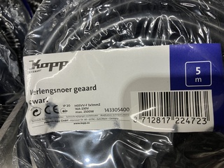 Ca. 80x Kopp verlengsnoeren en snoercentrales